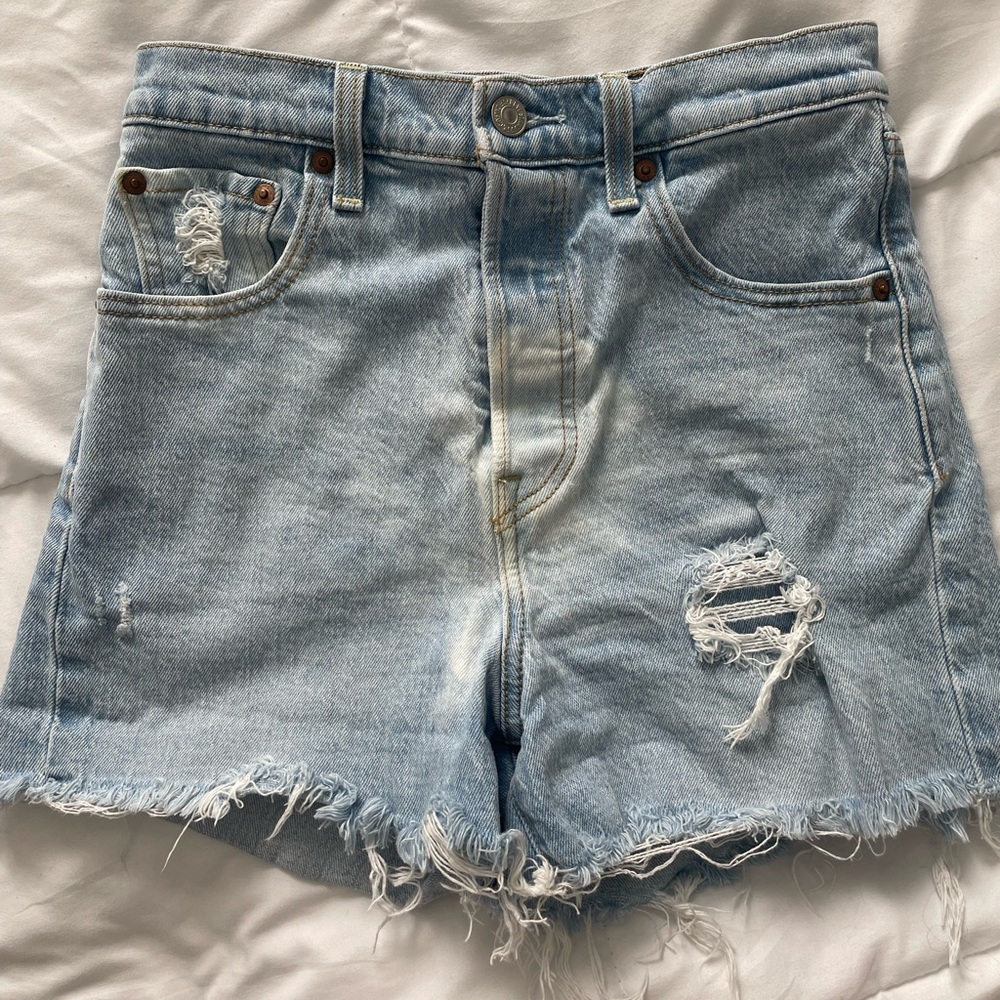 Levi’s rib cage shorts
